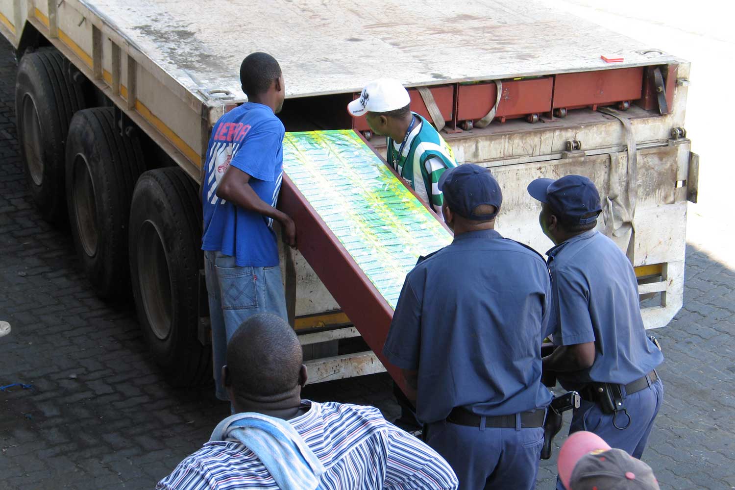 New South Africa Urged to Tackle Illicit Trade