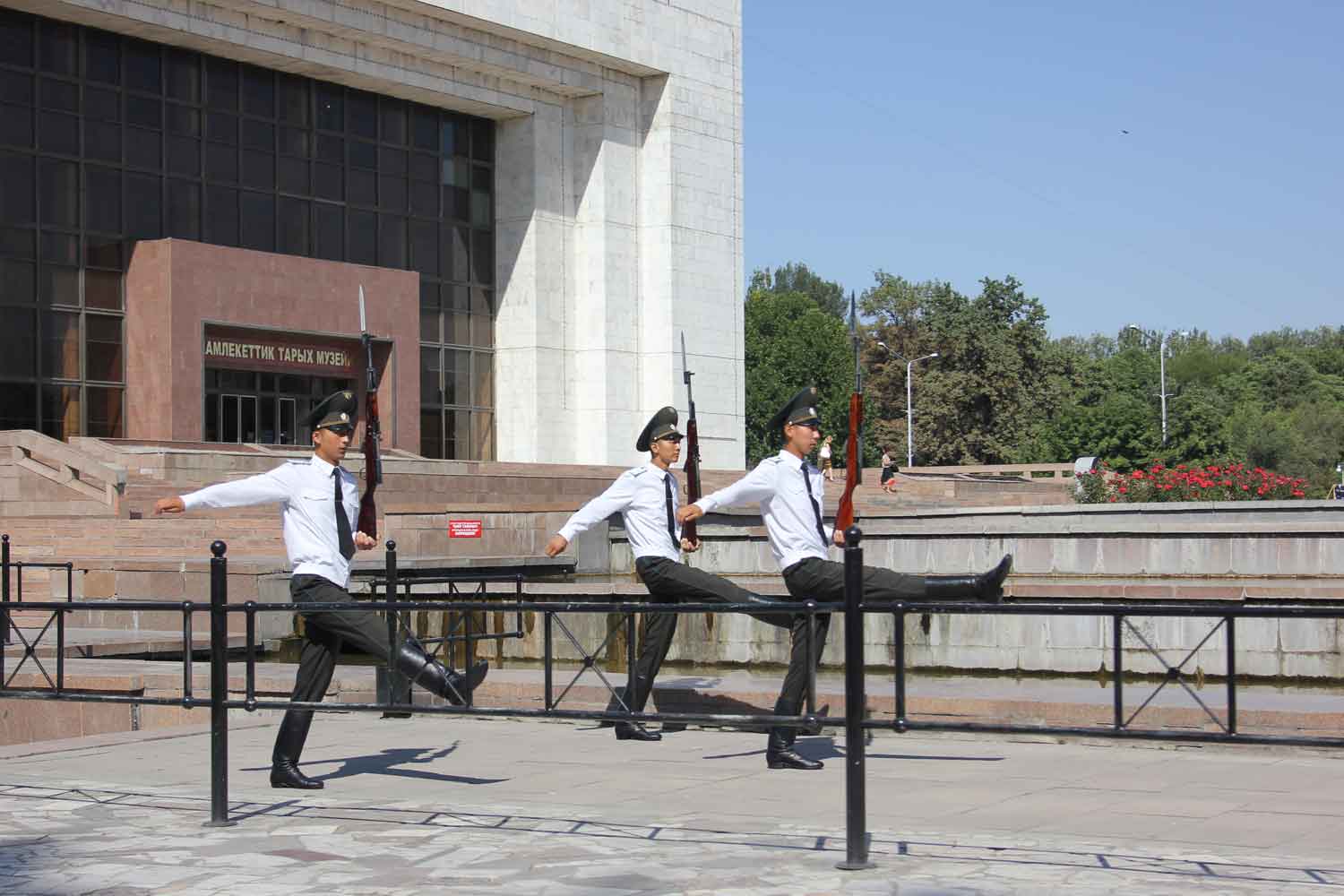 Kyrgyzstan to Ban E-cigarettes