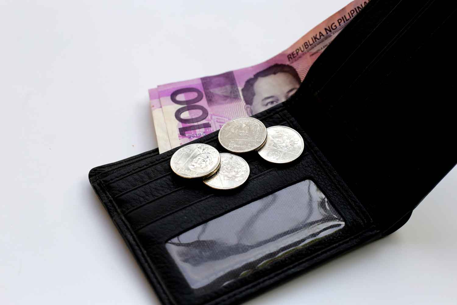 Philippines Eyes Tobacco Tax Changes as Illicits Worsen